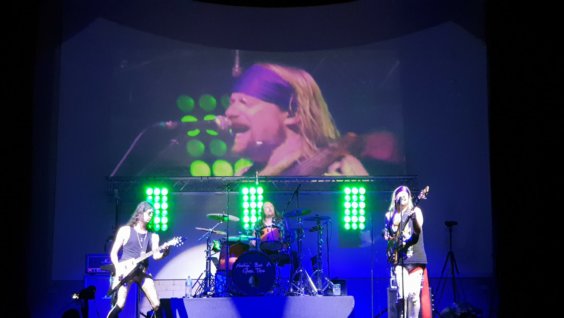 Glam Stage Shot